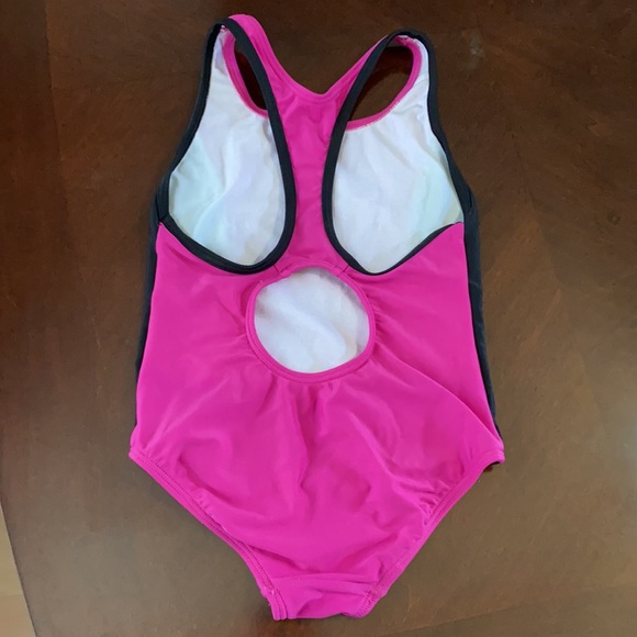Speedo Girls one piece swim suit - Picture 3 of 4